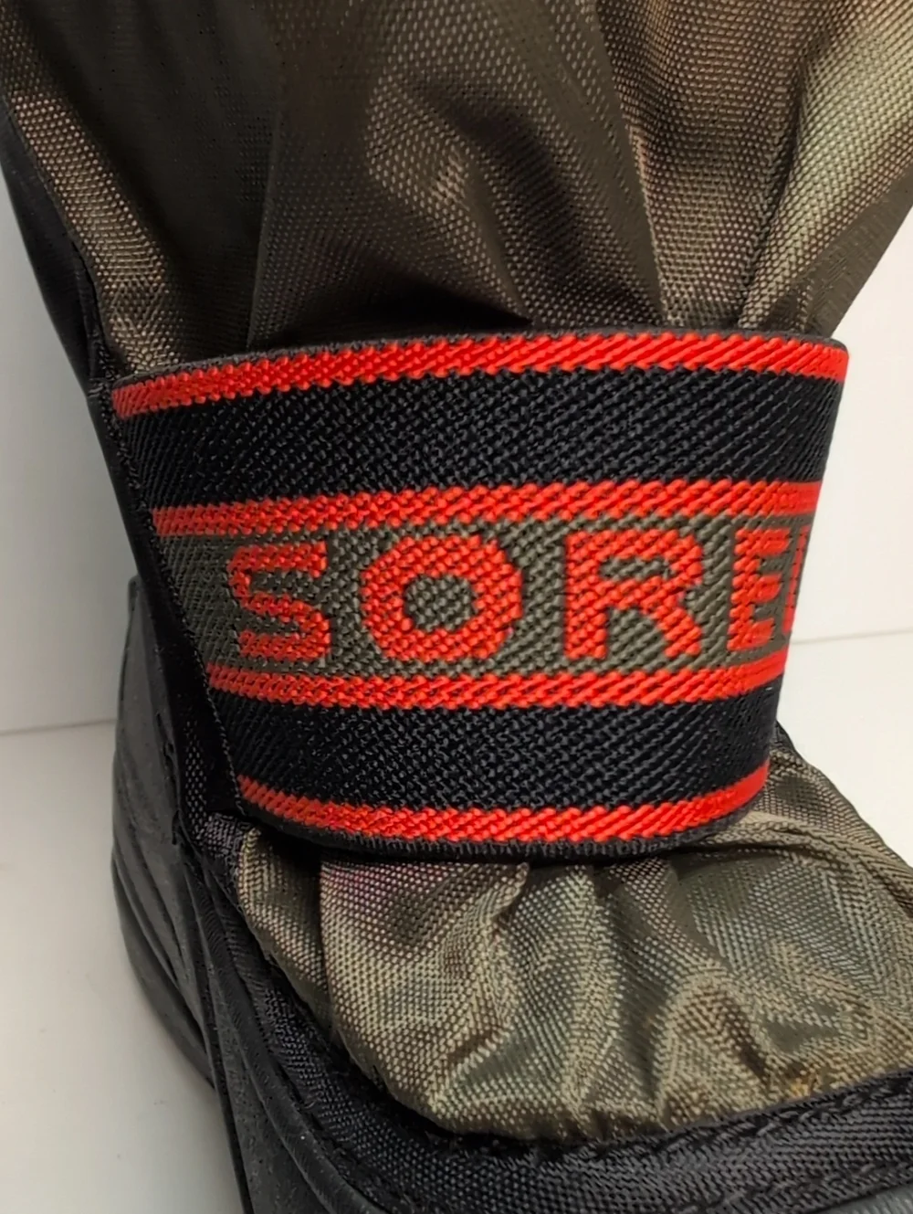 Sorel ice Fox slip-on winter olive Winter Snow Boots youth/big boy size 4 EU 35